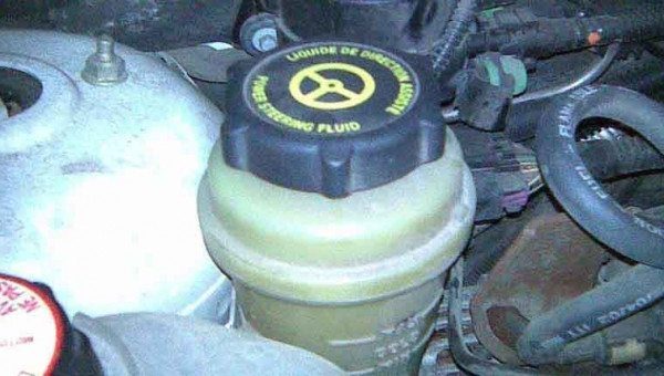 Symptoms of Low Power Steering Fluid in Your Car thumbnail