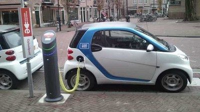 hybrid car vs electric car vs regular car
