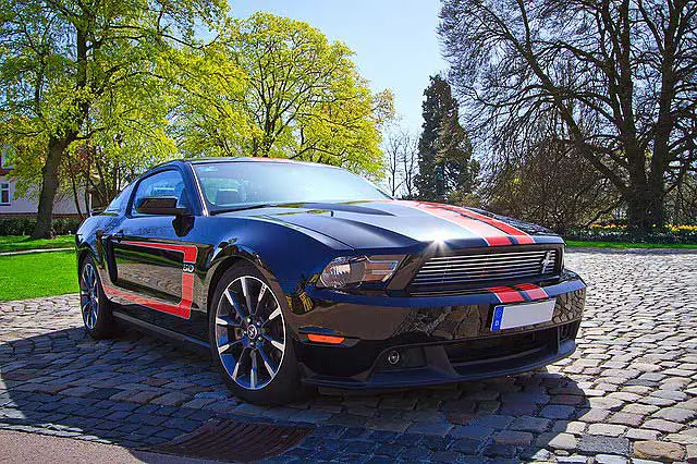 Pour-Mustang