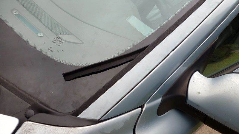 windshield molding