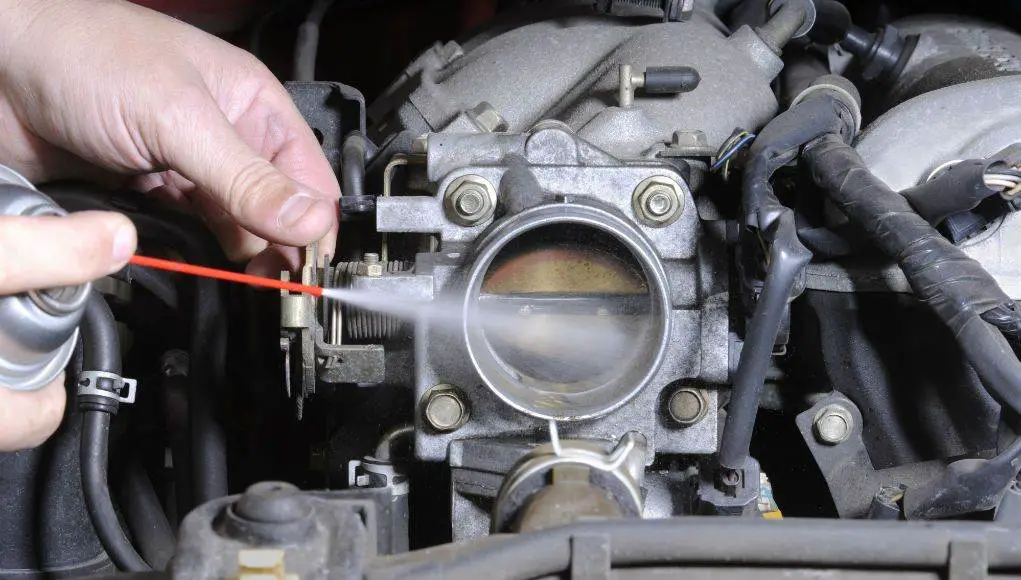 how to clean a throttle body 1