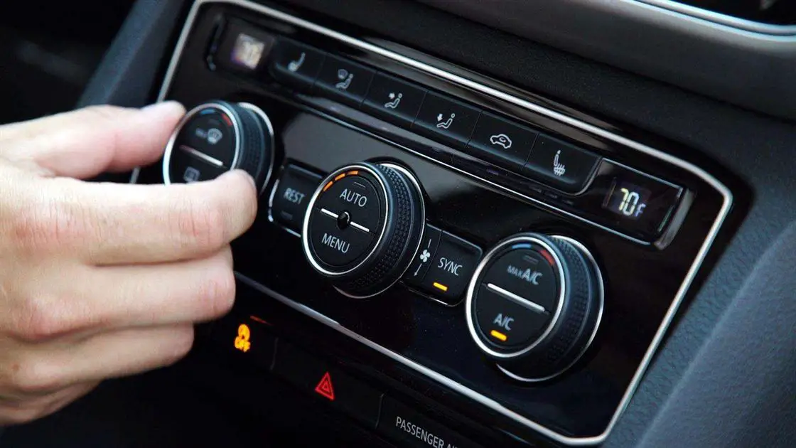 You are currently viewing Conseils pour utiliser plus efficacement la climatisation de voiture par temps chaud