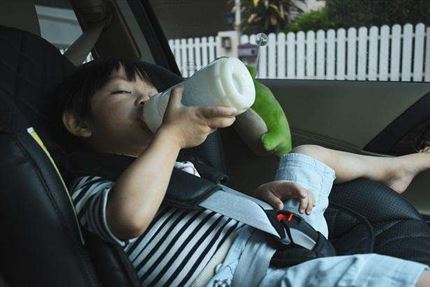 You are currently viewing Comment éliminer l’odeur de lait de la voiture