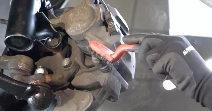 Comment remplacer le bras de suspension sur une MERCEDES-BENZ Classe C Berline (W203) 2005: téléchargez les manuels PDF et les instructions vidéo