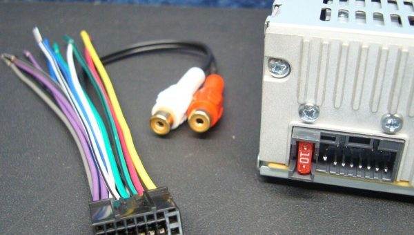 RE4302 Replacement Radio Harness - Compatible With Motorola CP150/200 & LEGACY Series - Car Harness Adapter