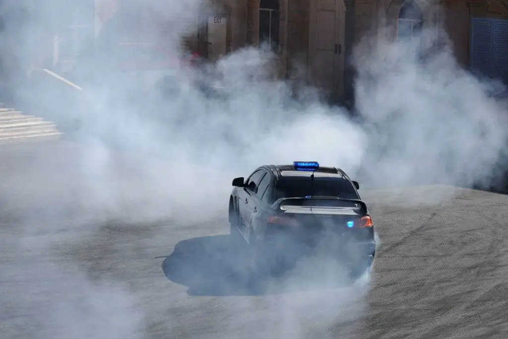 Conducción táctica en un entorno de carrera