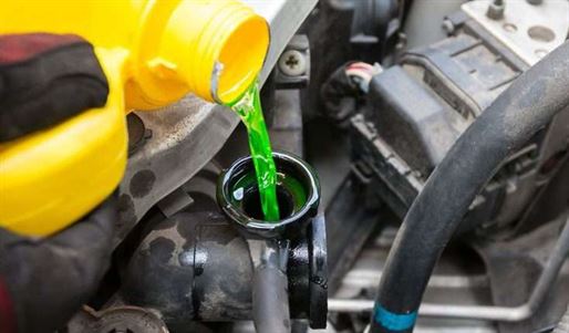 Kühlflüssigkeit für Auto in gutem Zustand