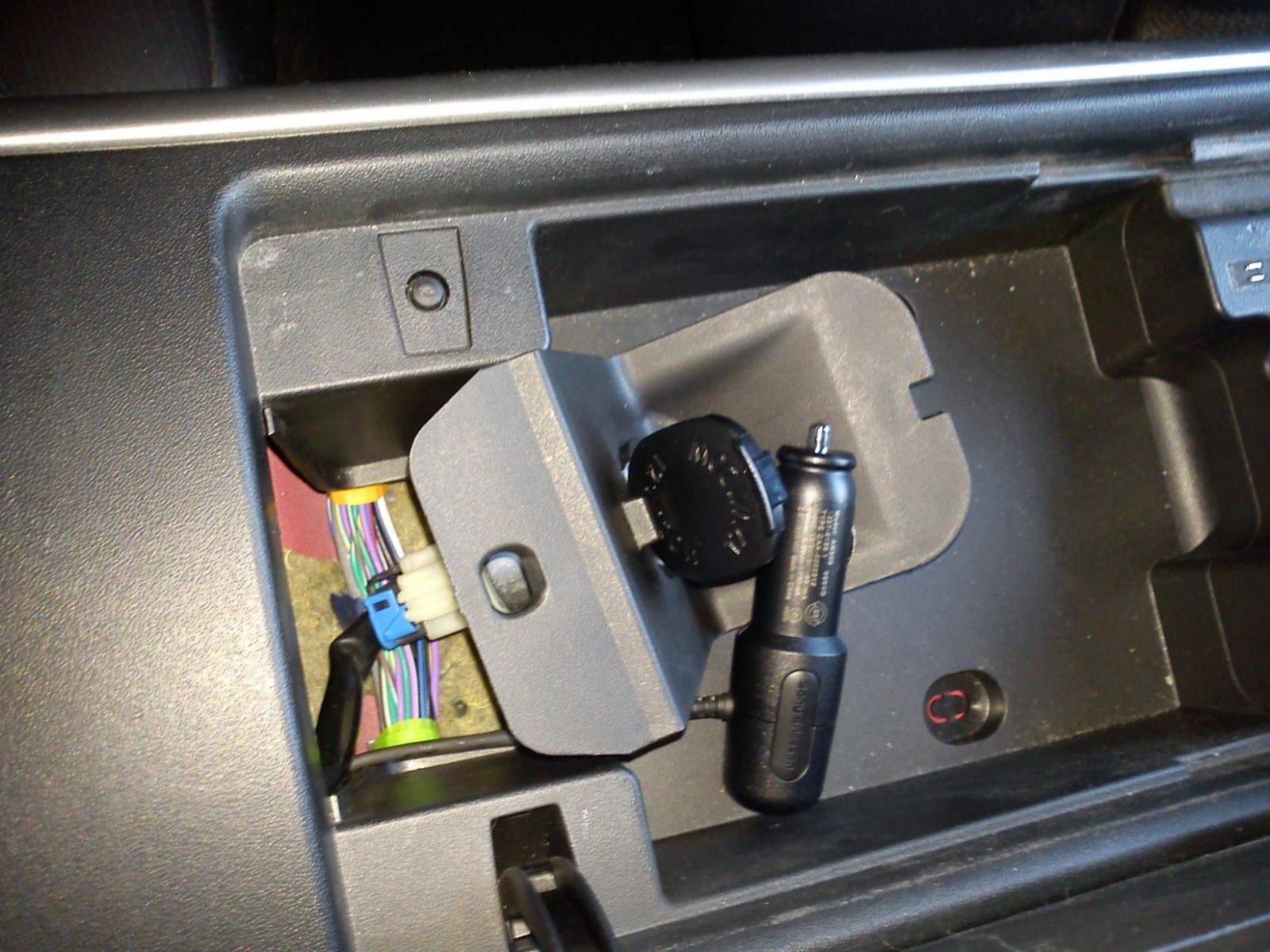 چگونه یک دستگاه ردیابی GPS را در ماشین تشخیص دهیم؟ تعمیر کدهای OBD