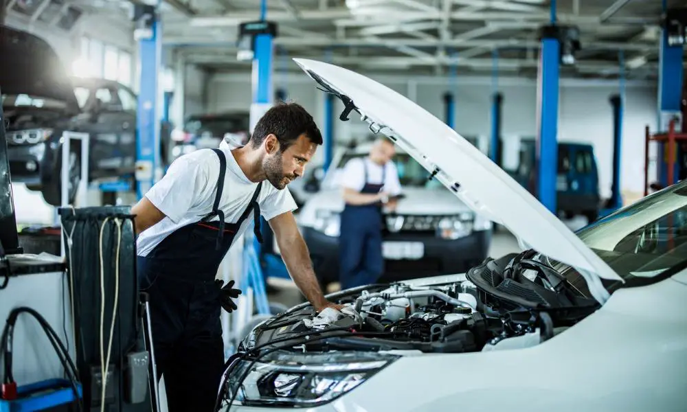 ディーラーは修理のためにあなたの車をどれくらいの期間保管できる?