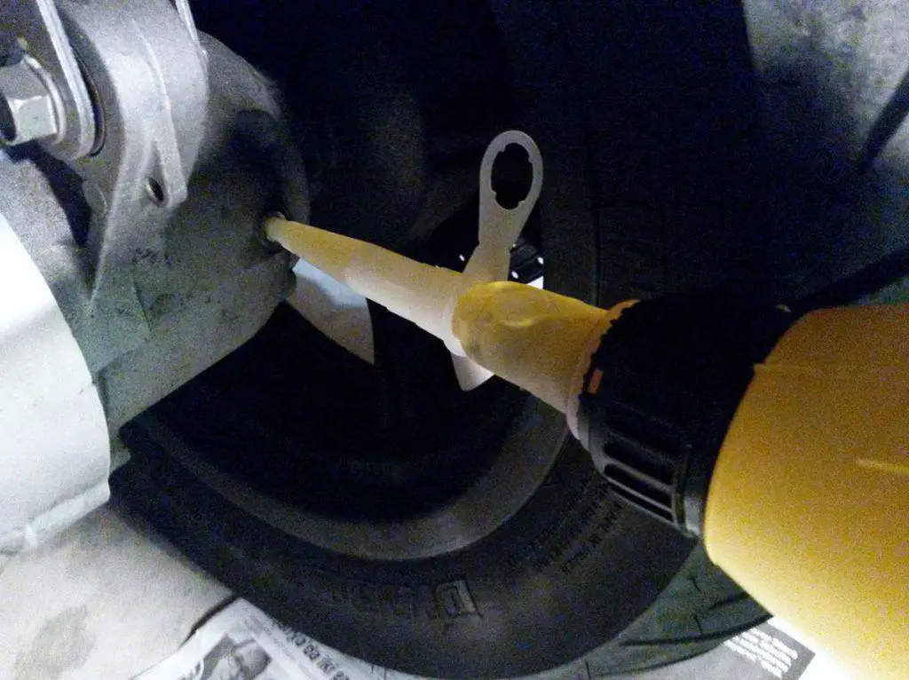 Сравнение трансмиссионной жидкости и масла для шестерен