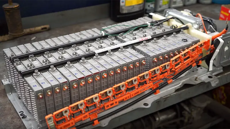 ハイブリッド車のバッテリー