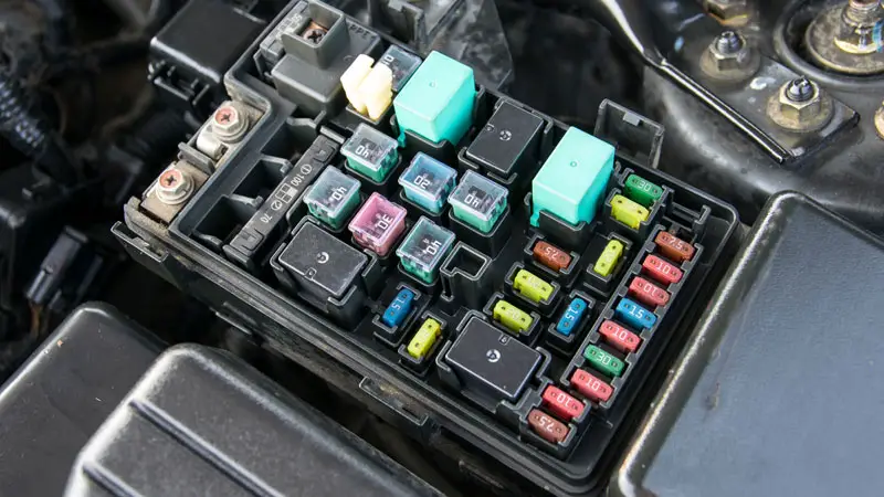 ヒューズボックス