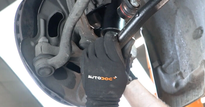 梅赛德斯W203球头与转向节连接