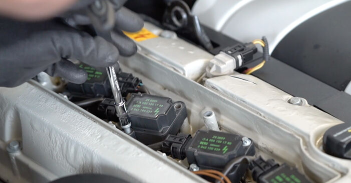 Крепление катушек зажигания Mercedes