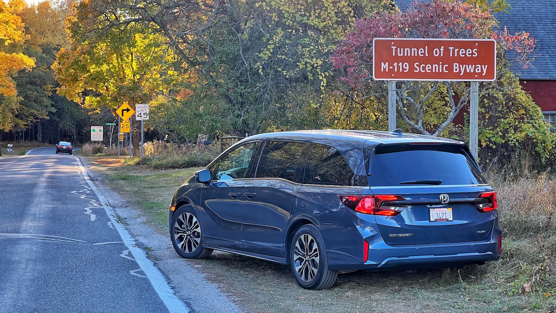 Современная мультимедийная система автомобиля