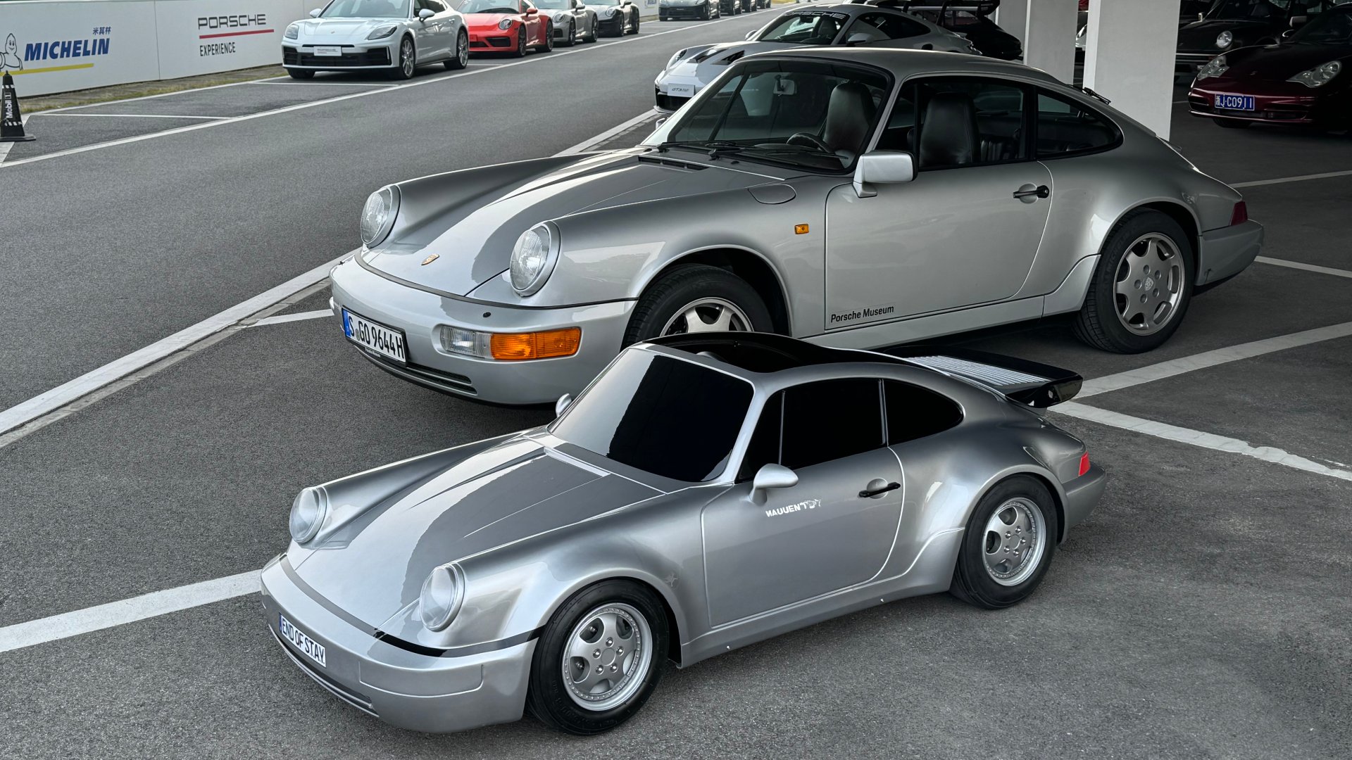 Lil Zoomers - логотип и общий план