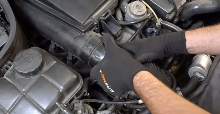 Фиксация натяжителя ремня Mercedes W203