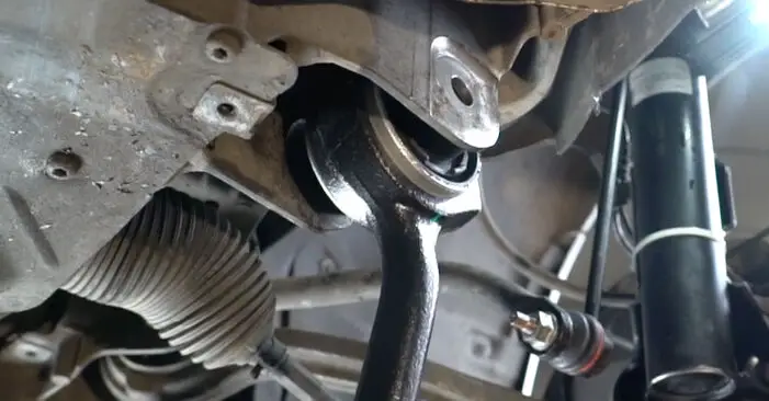 梅赛德斯W203新控制臂安装