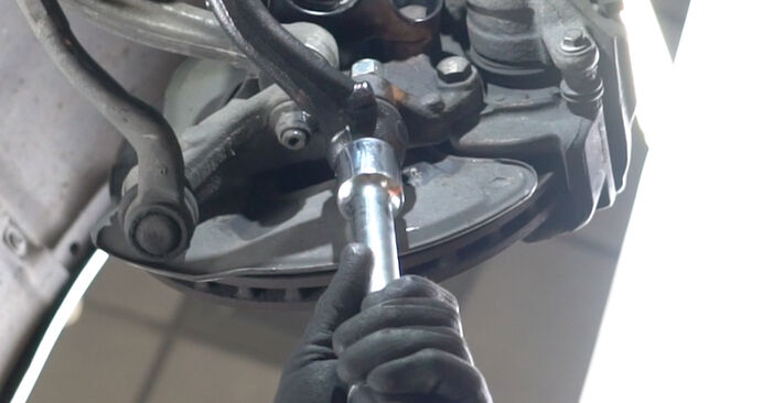 梅赛德斯W203控制臂支撑