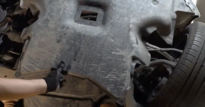 How difficult is it to do it yourself: Suspension Arm Replacement on Mercedes W203 C 200 2.0 Kompressor (203.045) 2006 - Download the illustrated guide