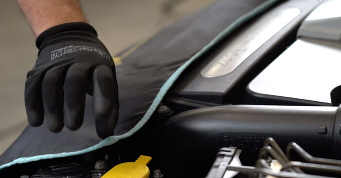 MERCEDES-BENZ C-класс Седан (W203) C 220 CDI 2.2 (203.006) 2001 Замена свечей зажигания - пошаговое руководство и видеоинструкция