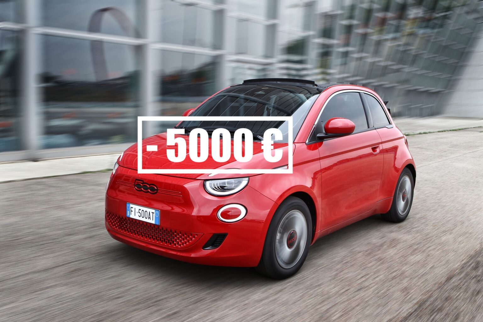 Новая красная электромобиль