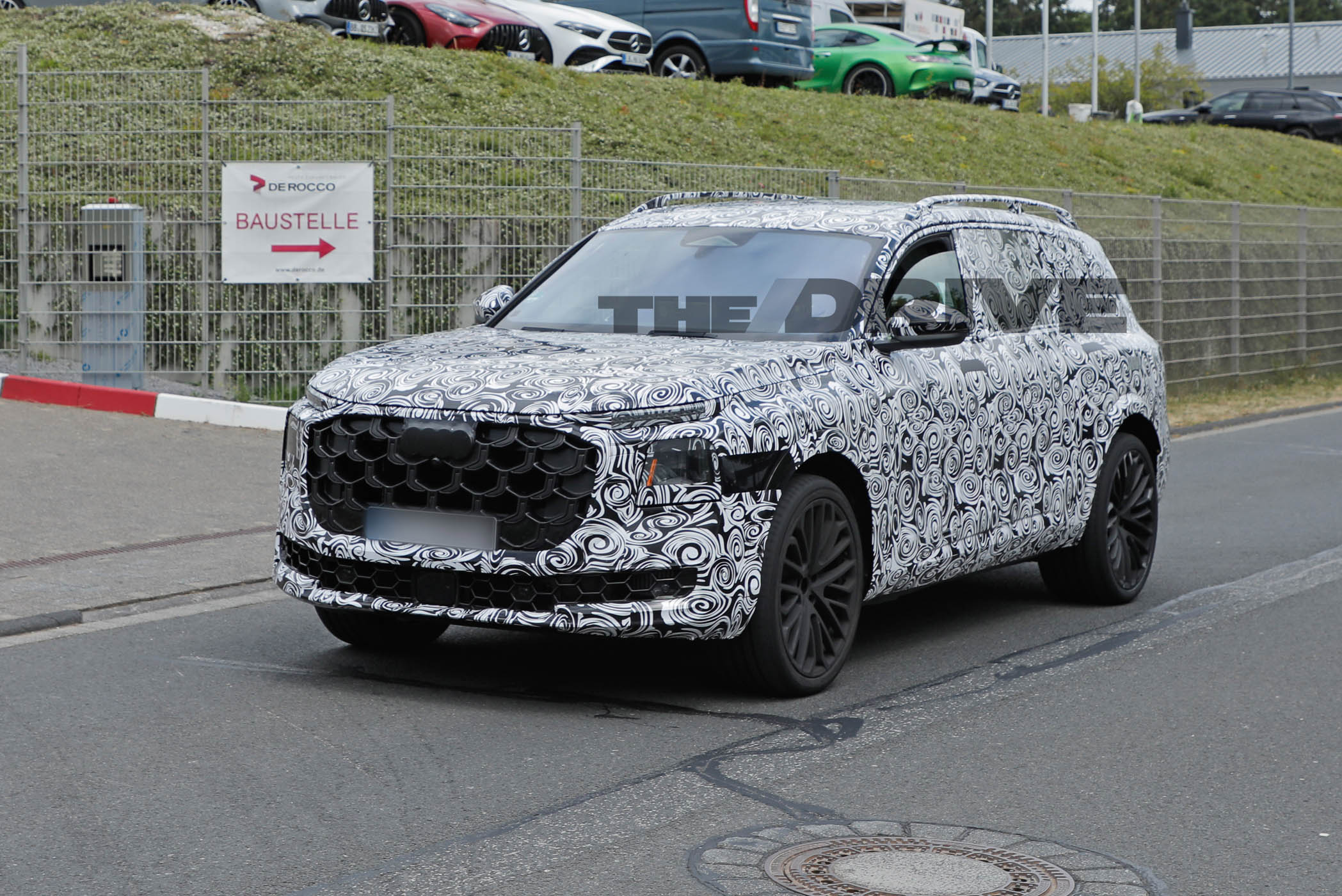 2027 Audi SQ9 スパイショット