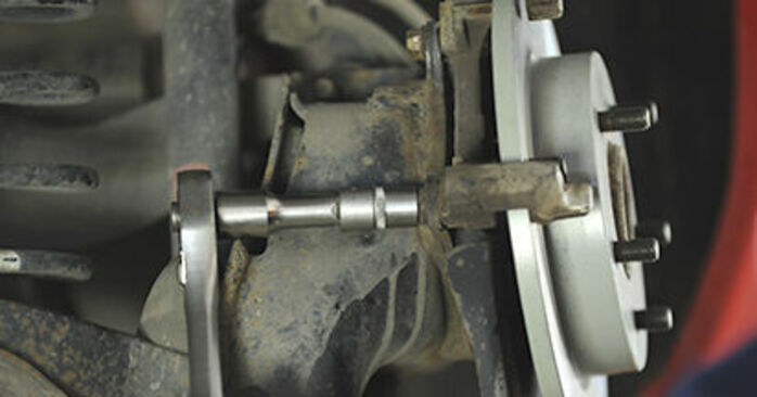 Replacement of the wheel bearing on the MAZDA 3 2.3 MPS: online guides and video tutorials