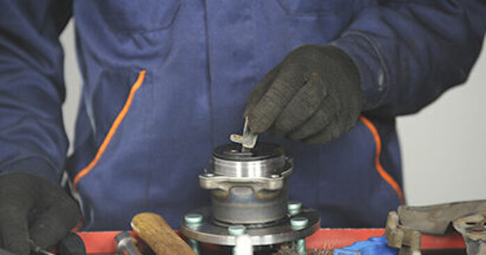 Radlagerwechsel am Mazda 3 BK 1.6 MZ-CD 2009