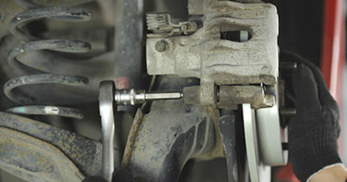 How to replace the wheel bearing on a MAZDA 3 (BK) 2008: download PDF manuals and video instructions