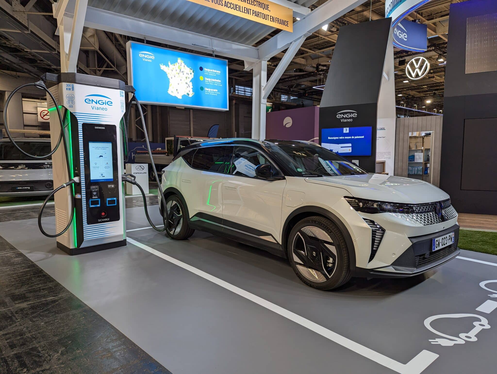 最新EV充電ステーション