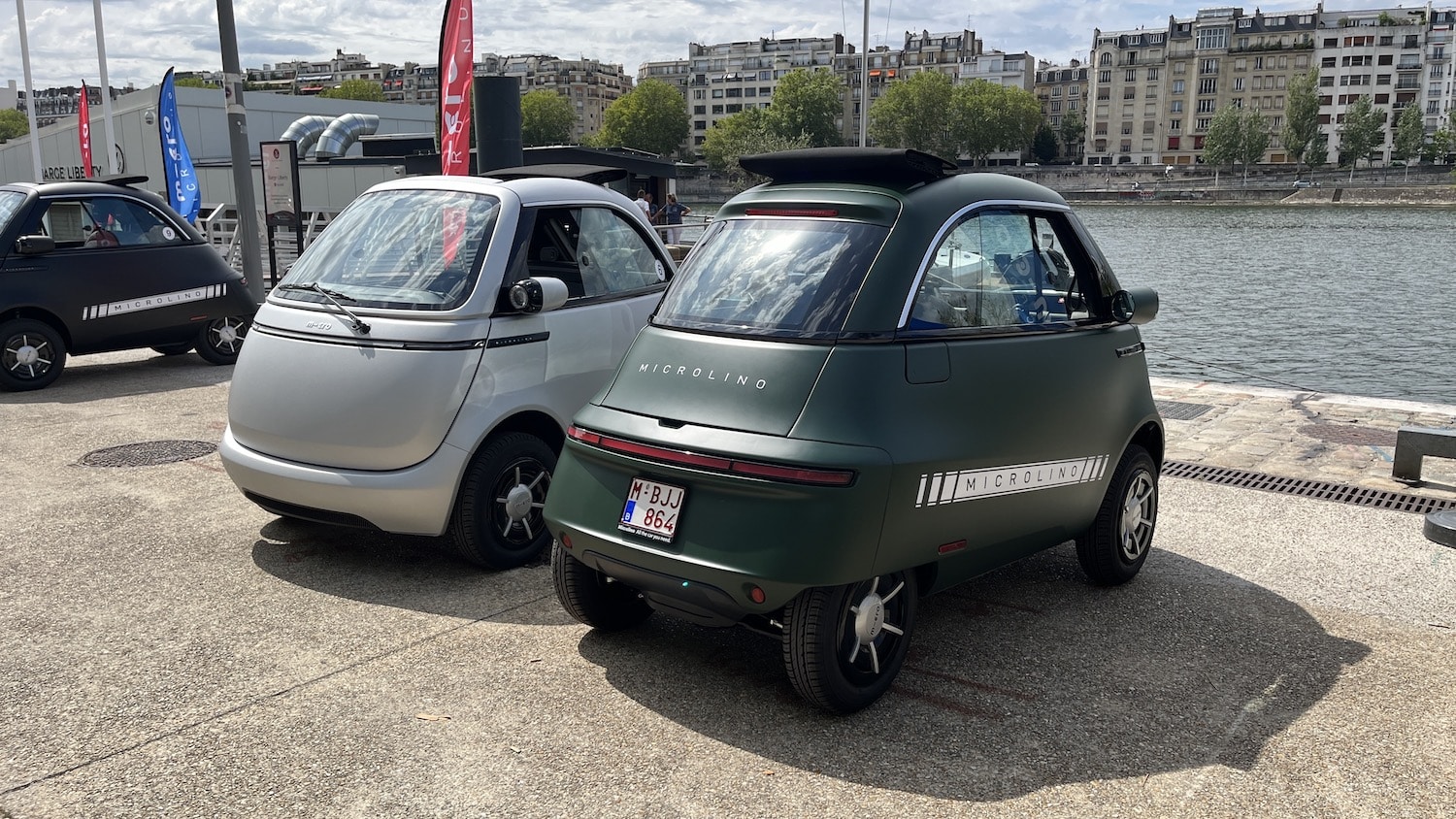 Véhicule électrique en charge