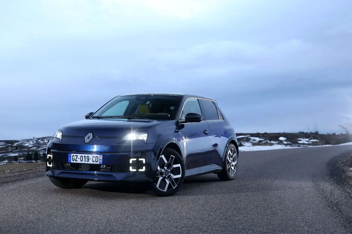 Renault 5 e-Tech lors du Supertest hiver