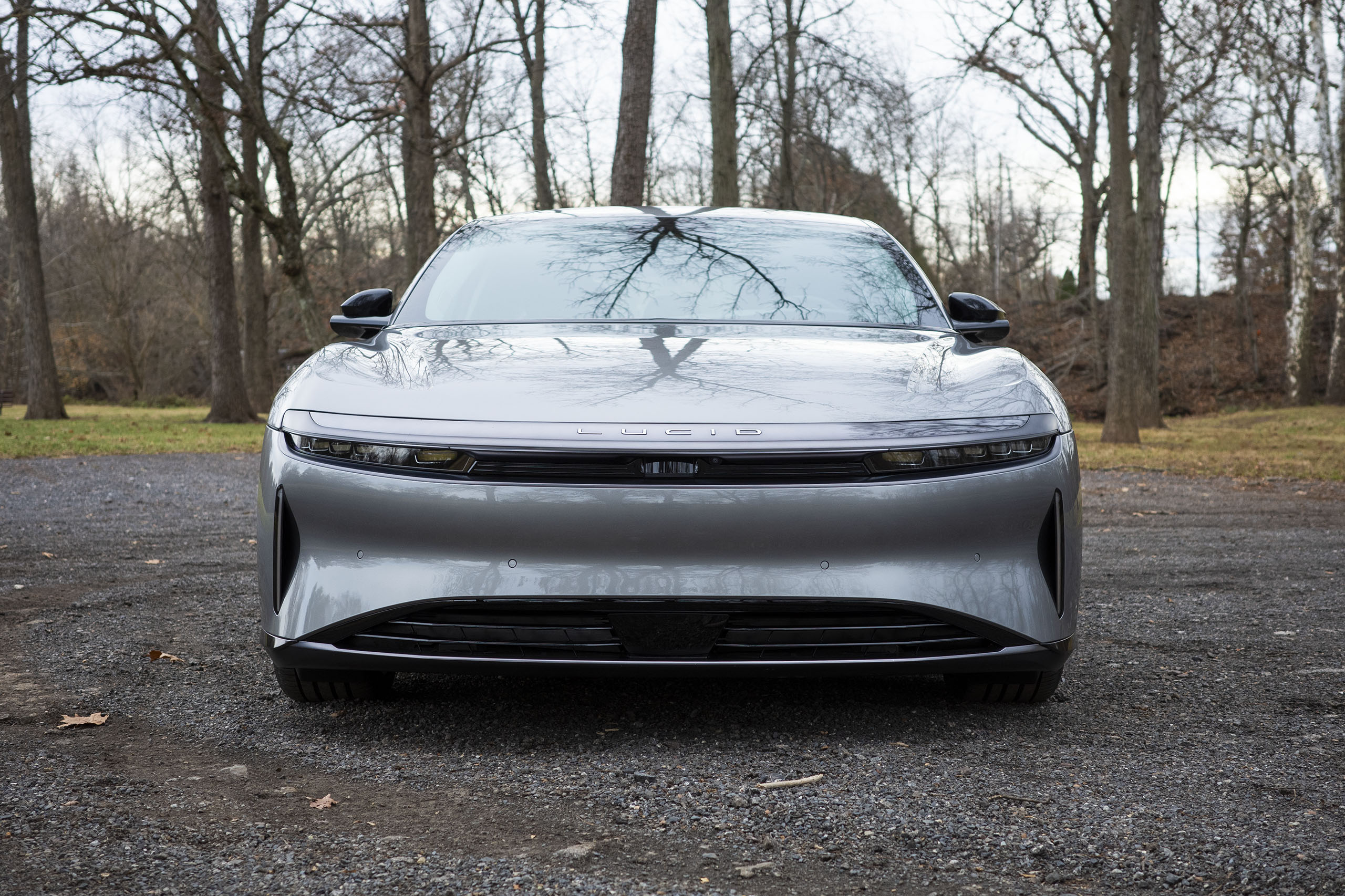 Intérieur luxueux et écran pilote de la Lucid Air Touring