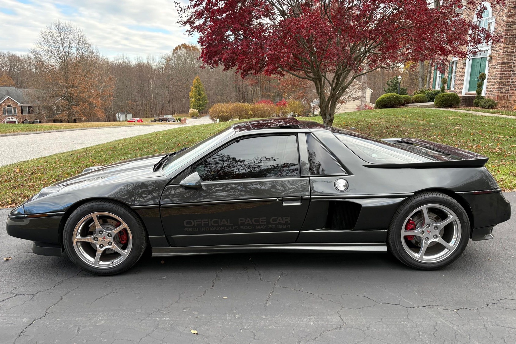 1984 Pontiac Fiero V8 profile view