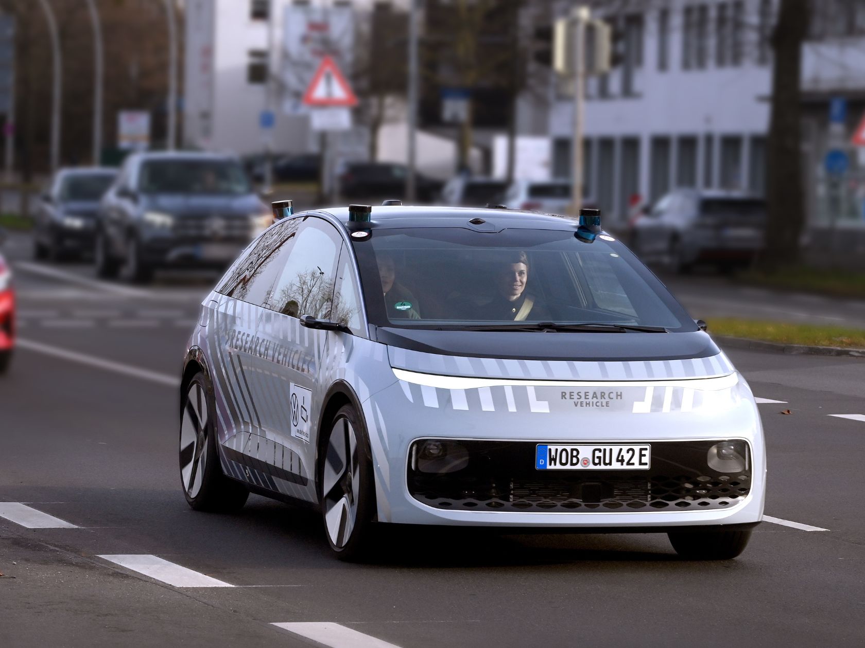 Prototype Volkswagen Gen.Urban, un taxi autonome électrique de forme compacte et moderne