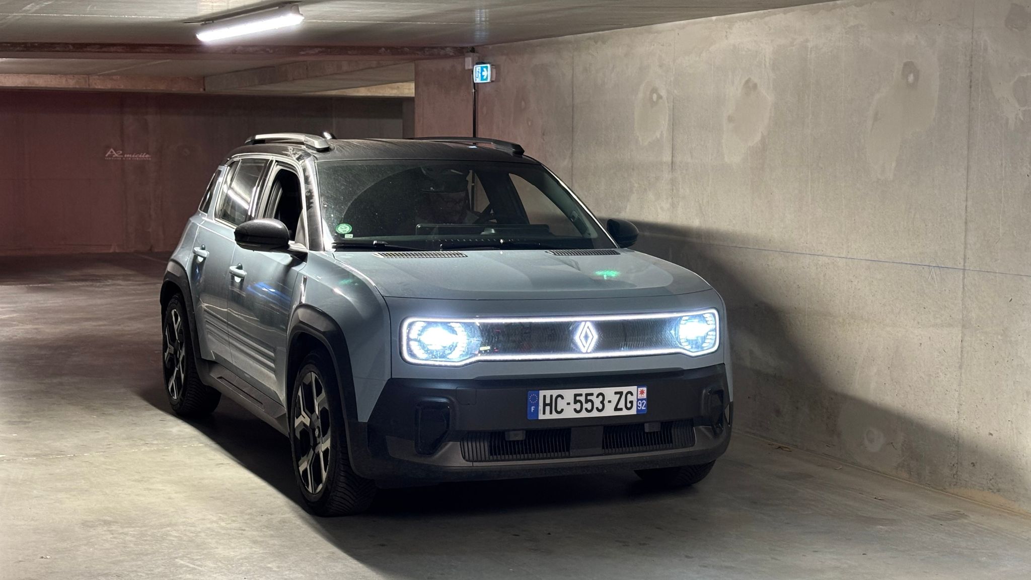 Renault 4 E-Tech SUV compact électrique