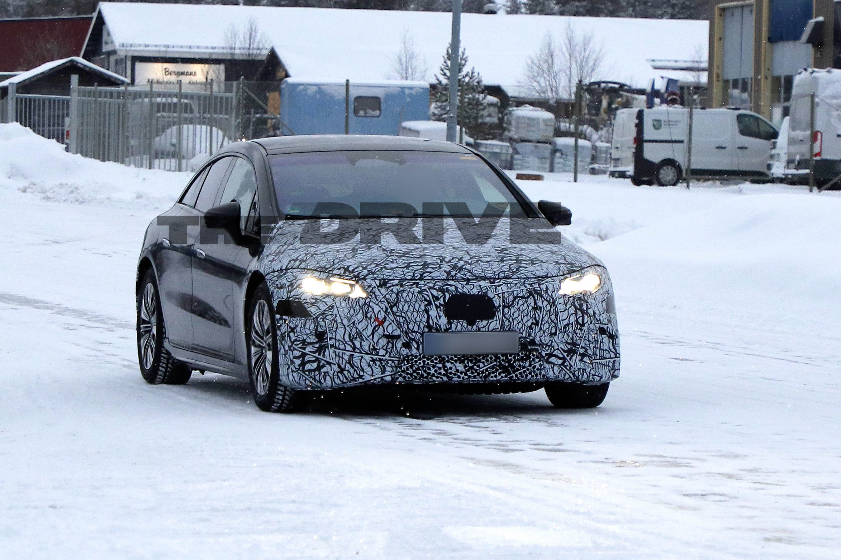 2027 Mercedes-Benz EQS spy shots