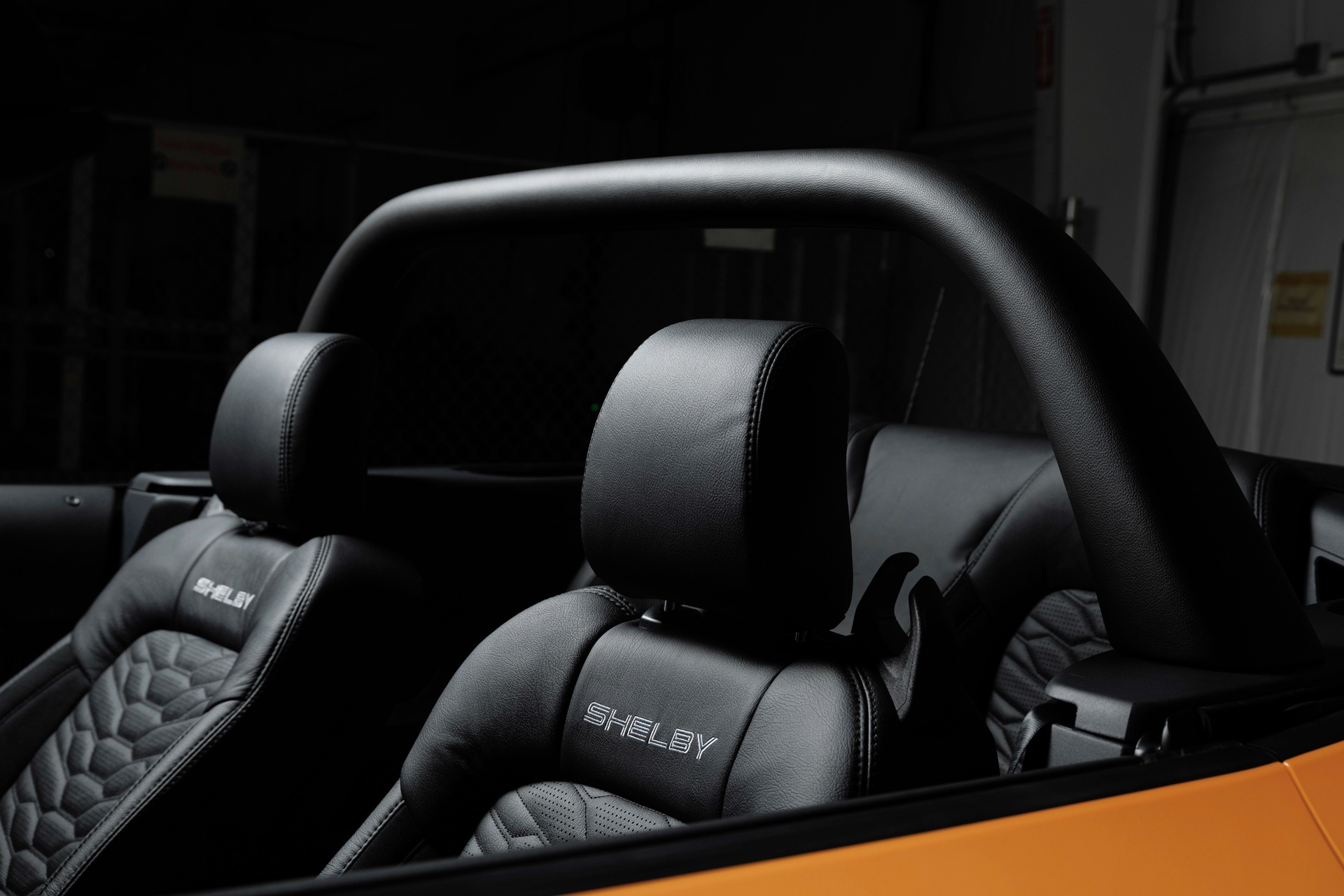 Intérieur et profil de la Shelby GT350 Cabriolet