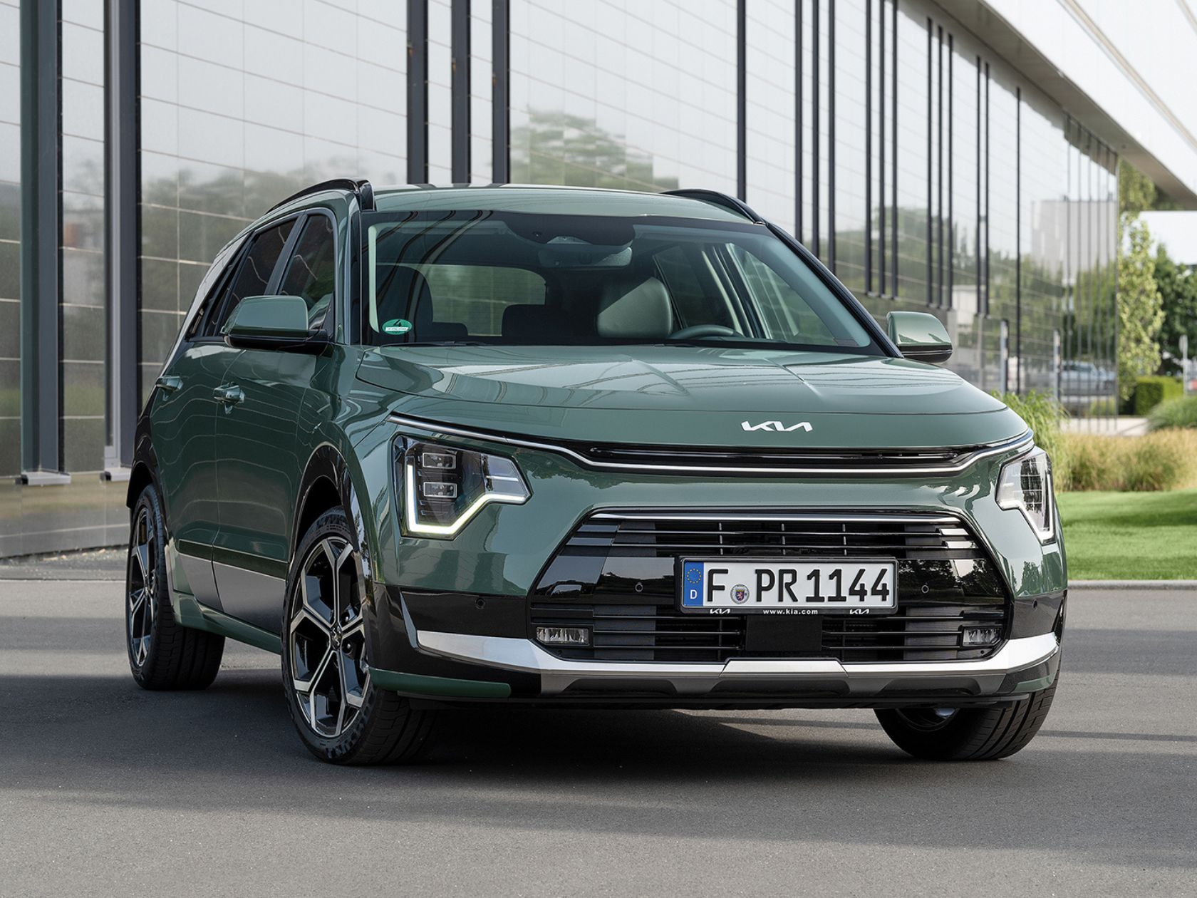 Kia Niro hybride de profil