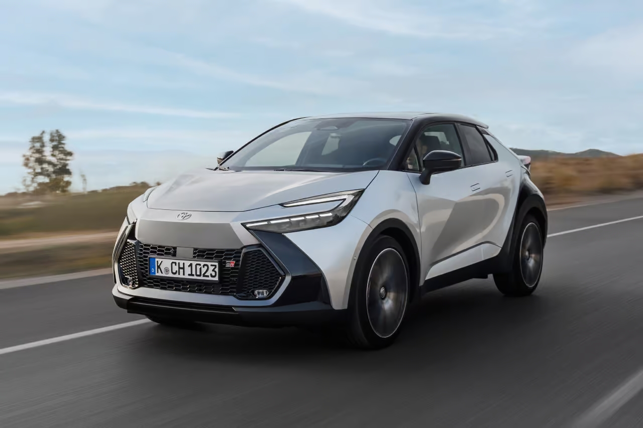 Toyota C-HR гибридный кроссовер с подзарядкой