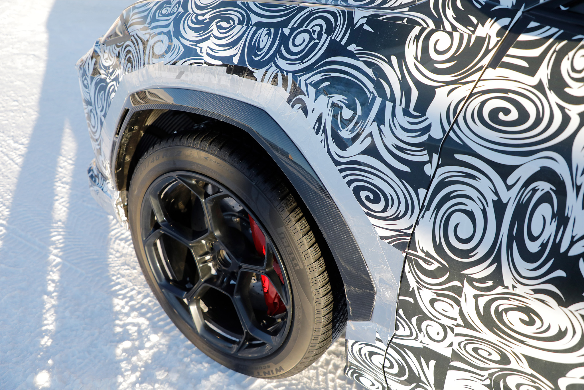 2027 Lamborghini Urus SE Performante spy shots