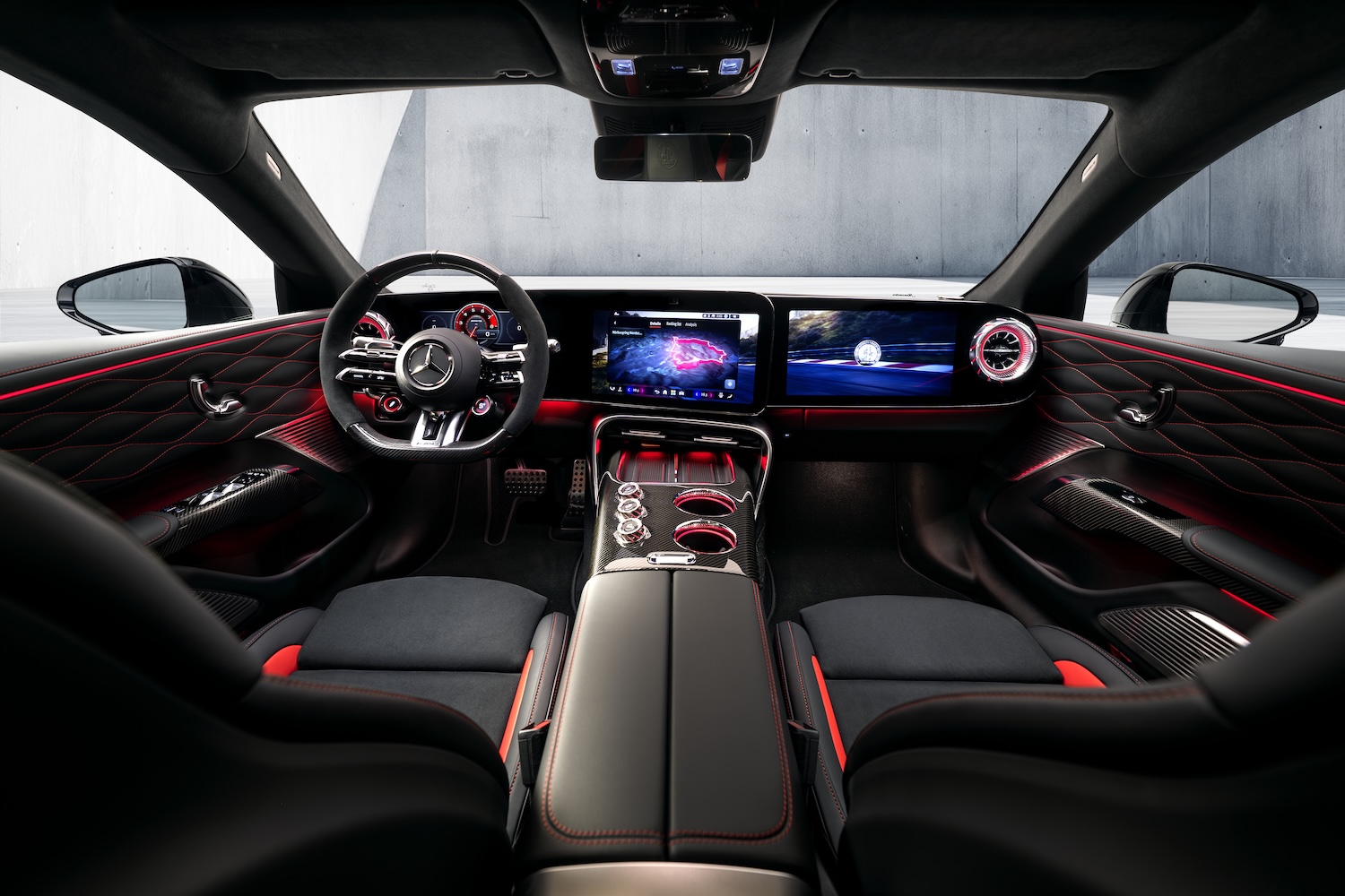 Intérieur du Mercedes-AMG GT 4 portes électrique avec écrans panoramiques